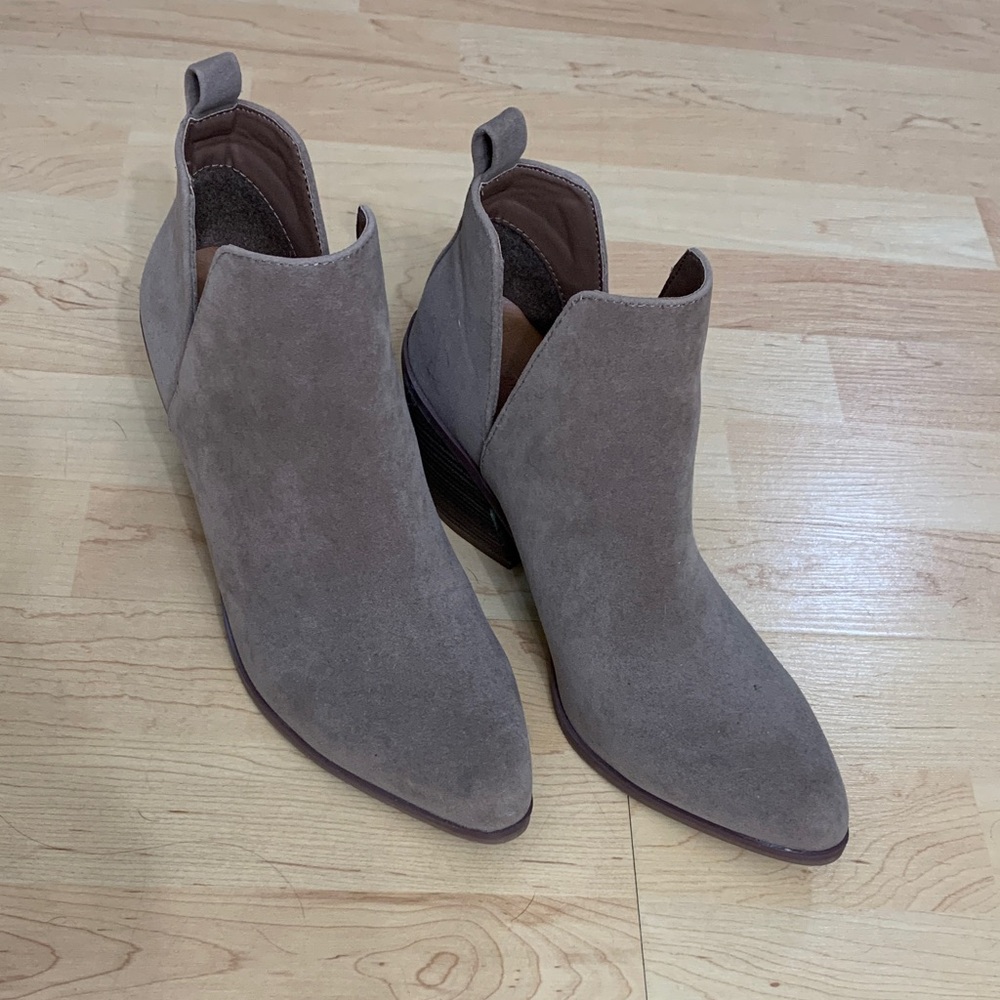 Universal Thread Women's Ankle Booties - beige